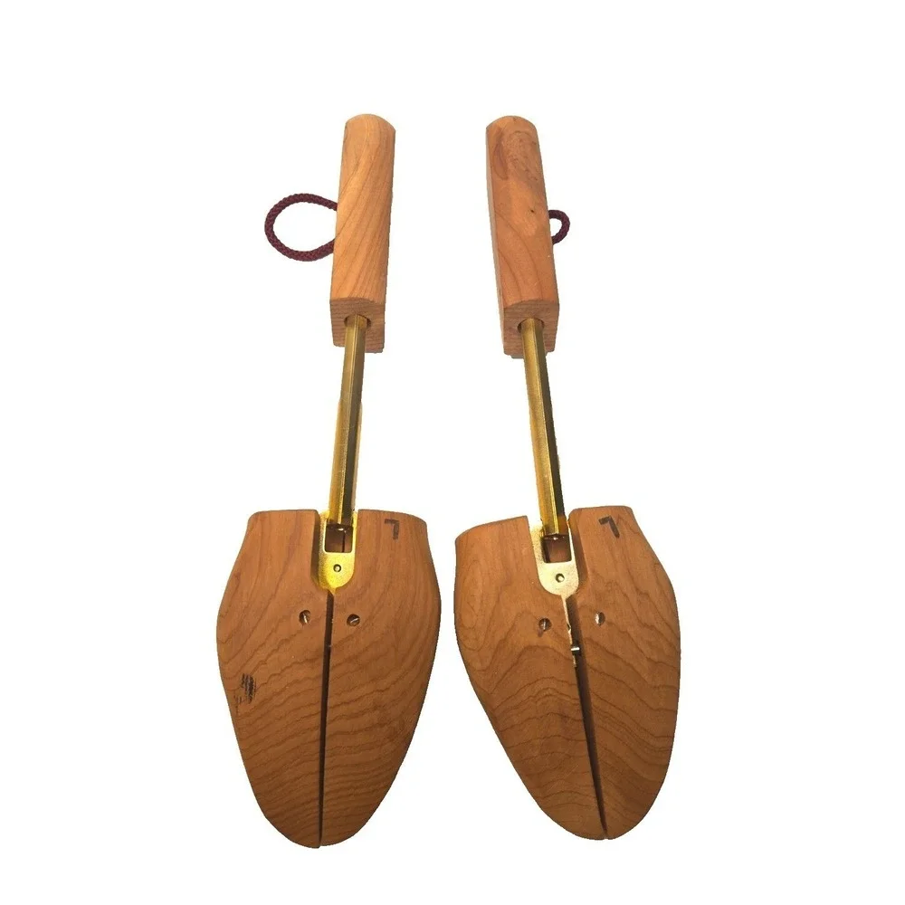 Vintage Rochester Cedar Shoe Trees Size 7 Split Toe‎ Brass USA Made Pair